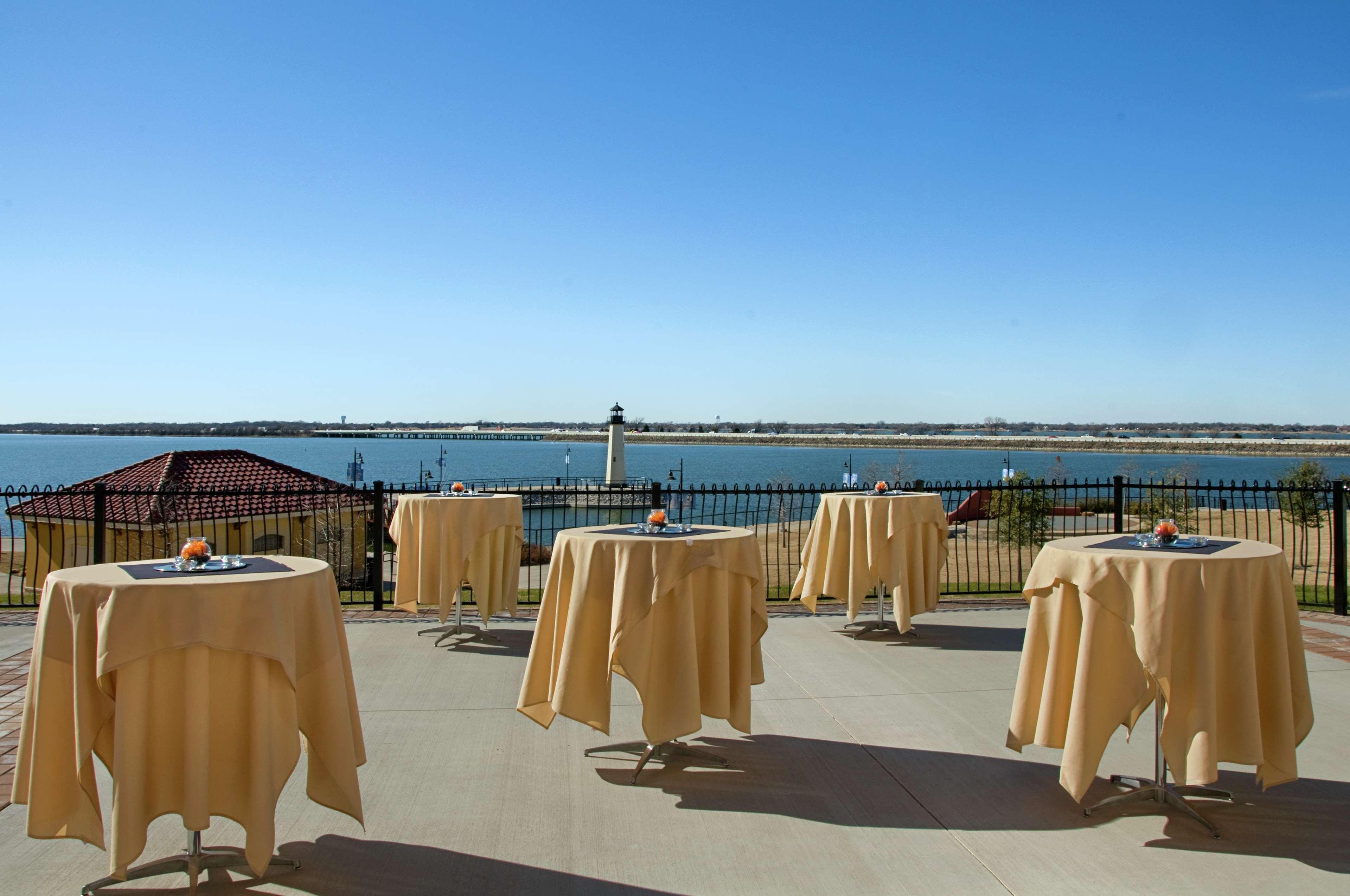 Hilton Dallas/Rockwall Lakefront Hotel Exterior foto